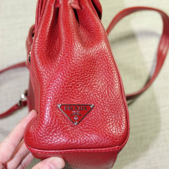 Authentic Prada Double Handled Red Pebble Leather Hand Bag Purse - LIKE NEW - Picture 3 of 12